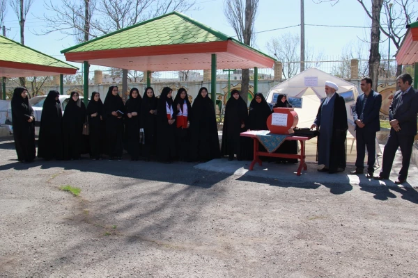 جمع آوری کمک های نقدی و غیر نقدی دانشجومعلمان  و کار کنان پردیس برای کمک به سیل زدگان اخیر کشور
