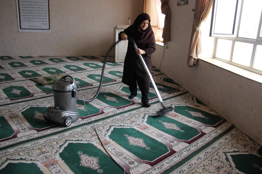 برگزاری آئین غبارروبی در نمازخانه پردیس به مناسبت شروع ماه مبارک رمضان