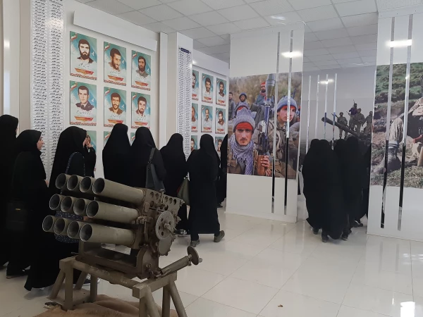 بازدید دانشجومعلمان از موزه دفاع مقدس استان اردبیل