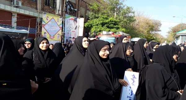 حضور دانشجومعلمان پردیس در راهپیمایی یوم الله 13 آبان 98