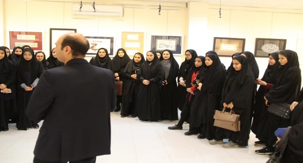 بازدید دانشجومعلمان از نمایشگاه خوشنویسان معاصر اردبیل