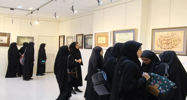 بازدید دانشجومعلمان از نمایشگاه خوشنویسان معاصر اردبیل