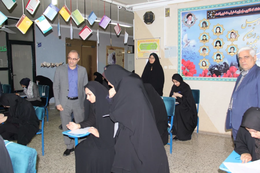 سرپرست مدیریت امور پردیس های استان از امتحانات نیمسال اول سال تحصیلی 99-98 بازدید کرد